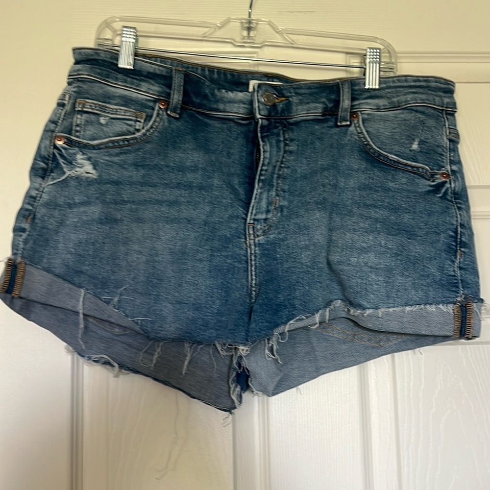 H&M shorts, worn once - size 16